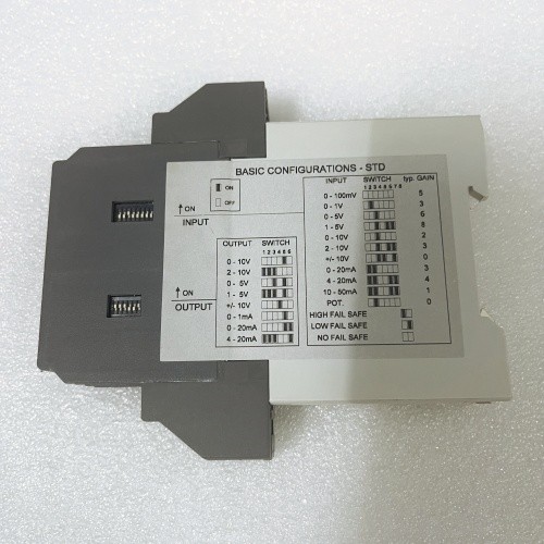 ABB Universal Analog Standard Signal Converter CC-U/STD 1SVR040000R1700 New Original