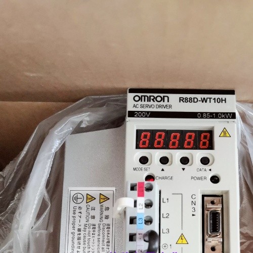 Omron Industrial AC Servomotor Driver R88D-WT10H Servo Drive 1KW 230V 1PH New in Stock